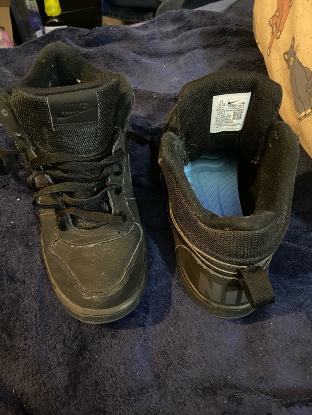 Nike Kids Black Sneakers with Blue Insole